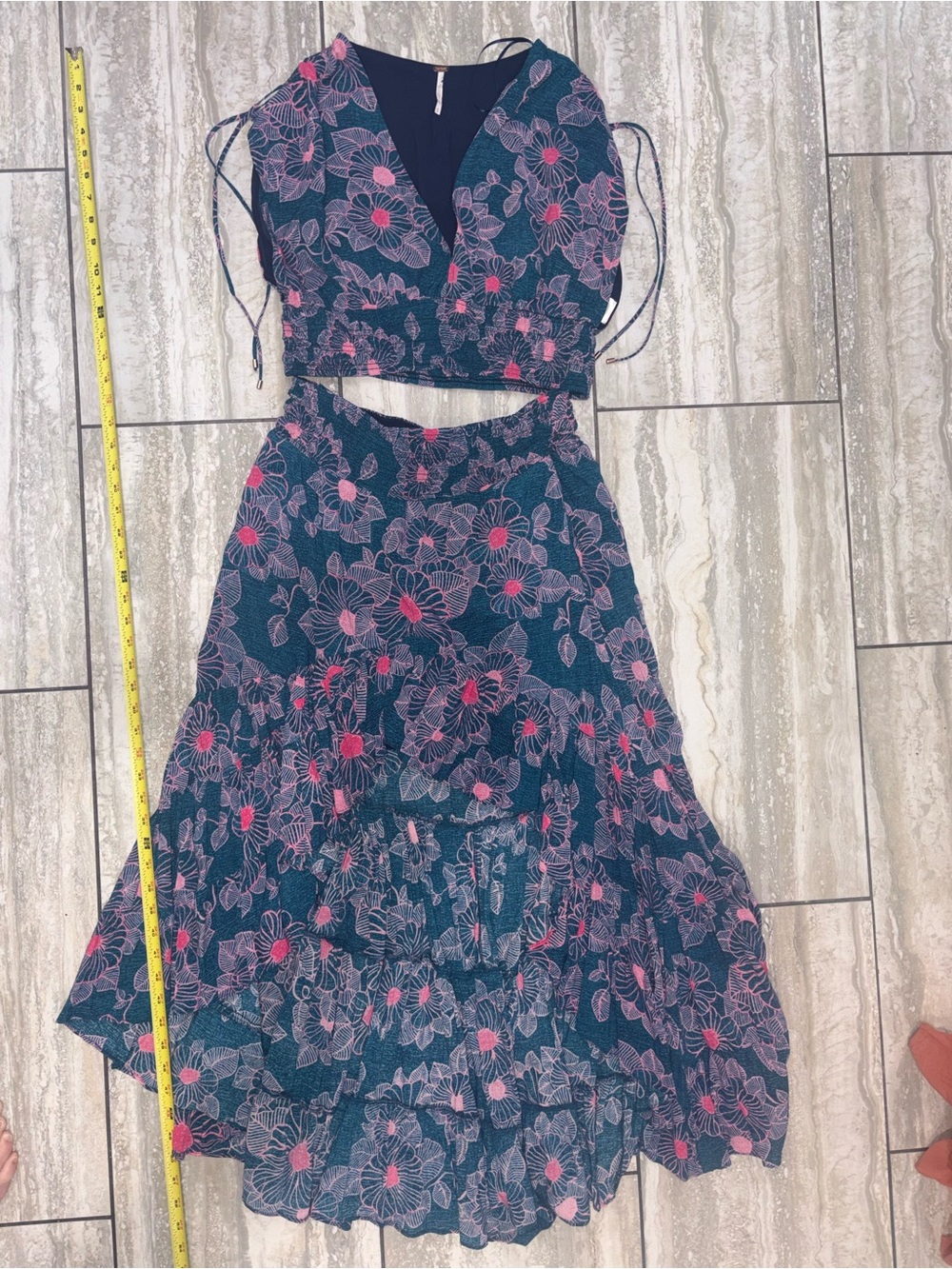 Free People MEDIUM Morning Sun Top & Floral Blue High-Low Ruffle Maxi Skirt NWOT - Picture 2 of 8